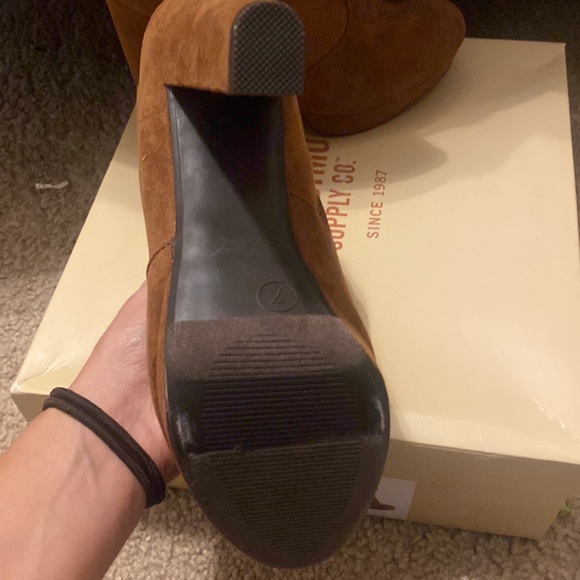 Boots - Picture 2 of 3